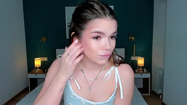 HollisHearl online show from March 23, 7:23 am