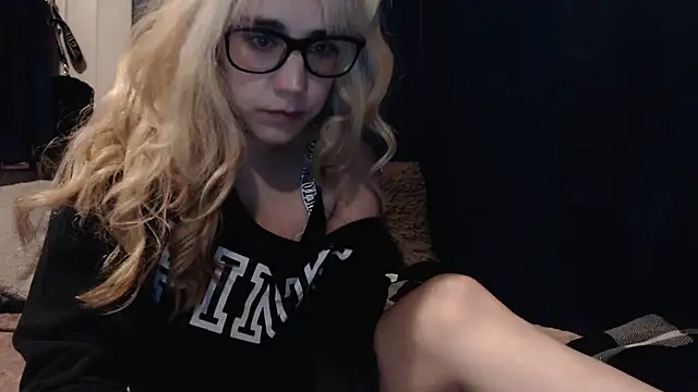Snapshot of RubySmoke chatting on September 24, 10:18 am RubySmoke online show from September 24, 10:18 am