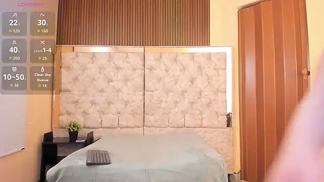 anita toro  online show from April 8, 11:32 am