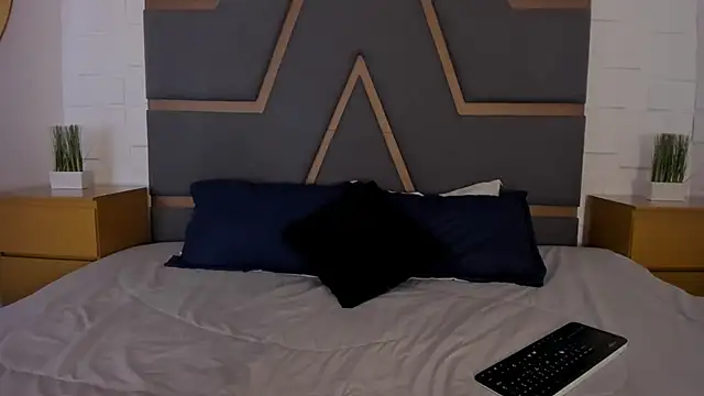 Snapshot of MeganHoffmaan chatting on November 17, 3:34 am MeganHoffmaan online show from November 17, 3:34 am