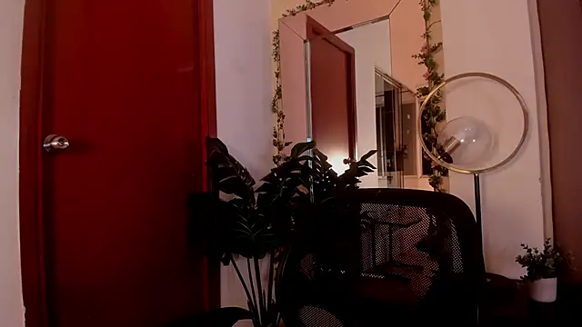 Snapshot of MeganHoffmaan chatting on November 23, 4:12 am MeganHoffmaan online show from November 23, 4:12 am