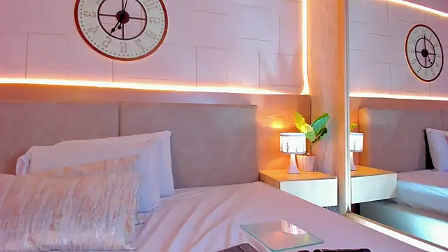 Meloddy Rose online show from April 1, 2:56 am