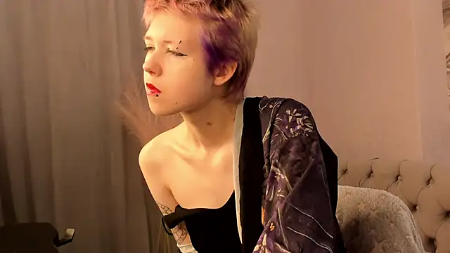 CarolineRichter online show from October 18, 3:20 am