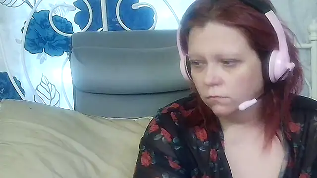 g0lden are0las89 online show from March 22, 8:45 pm