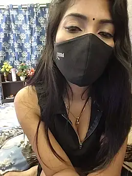 Snapshot of priya_26 chatting on July 13, 11:51 pm priya 26 online show from July 13, 11:51 pm