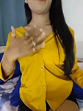 Snapshot of priya_26 chatting on July 16, 4:35 pm priya 26 online show from July 16, 4:35 pm