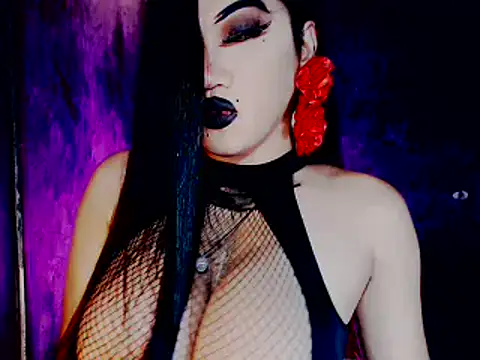 Snapshot of Mistress4fun chatting on October 12, 5:06 am Mistress4fun online show from October 12, 5:06 am