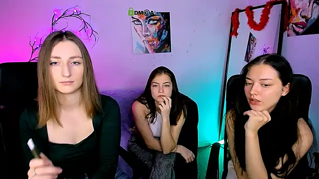 eva smiith  online show from December 4, 6:44 am