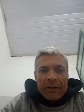 Snapshot of BrenoAvelar chatting on July 5, 2:18 am BrenoAvelar online show from July 5, 2:18 am