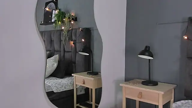 RiriiBrunette   online show from September 17, 7:37 pm