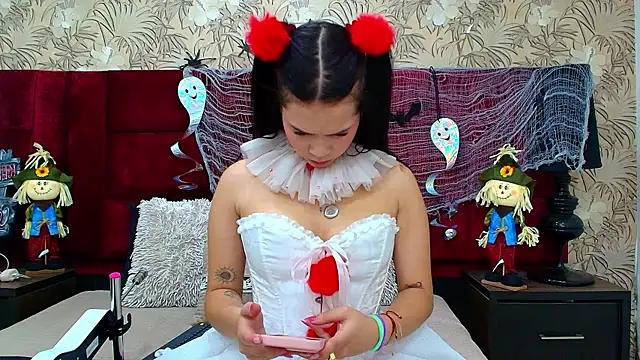 kate morgan online show from October 31, 8:10 pm