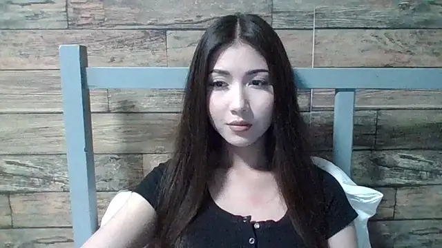 Virginia Hicks online show from October 9, 3:21 pm