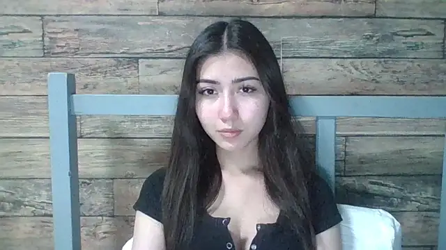 Virginia Hicks online show from December 20, 4:14 pm