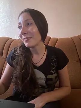 HellaryTourent online show from September 9, 2:27 pm