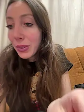 HellaryTourent online show from February 14, 6:15 pm