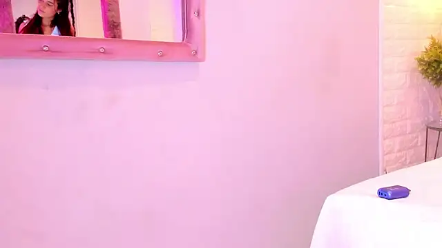 Snapshot of amber_sparkle chatting on October 14, 12:50 pm amber sparkle online show from October 14, 12:50 pm