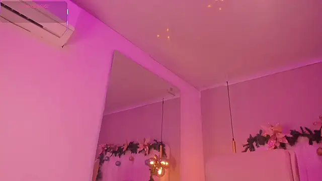 Rachell Ross  online show from December 17, 7:31 pm