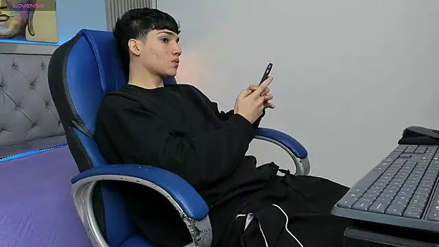 SamBlack  online show from April 25, 1:41 pm