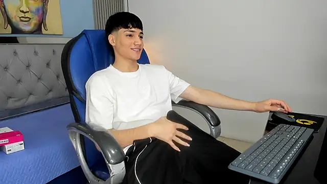 Snapshot of SamBlack_ chatting on June 12, 12:37 pm SamBlack online show from June 12, 12:37 pm