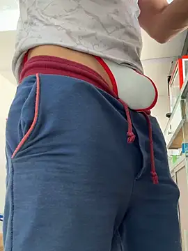 Snapshot of Terra-22cm chatting on February 20, 1:33 pm Terra-22cm online show from February 20, 1:33 pm