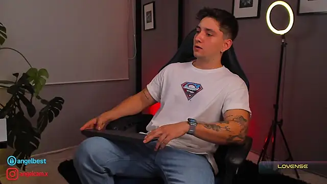 Snapshot of IamAngelCamilo chatting on September 12, 12:33 am IamAngelCamilo online show from September 12, 12:33 am