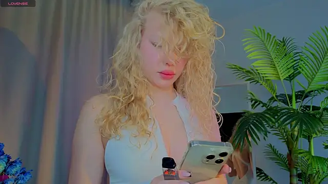 emilyshepar d online show from November 13, 2:32 am