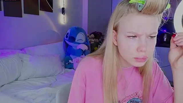 emilyshepar d online show from April 1, 2:12 am