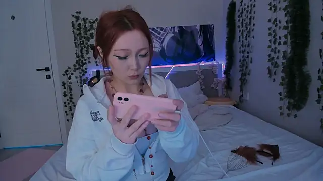 yuna loon online show from December 4, 4:44 am