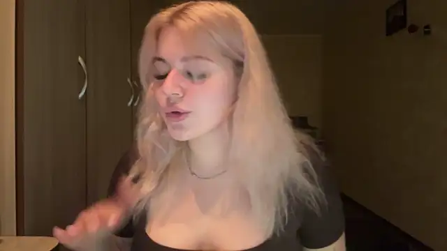 sunshinyflash online show from November 19, 5:13 pm