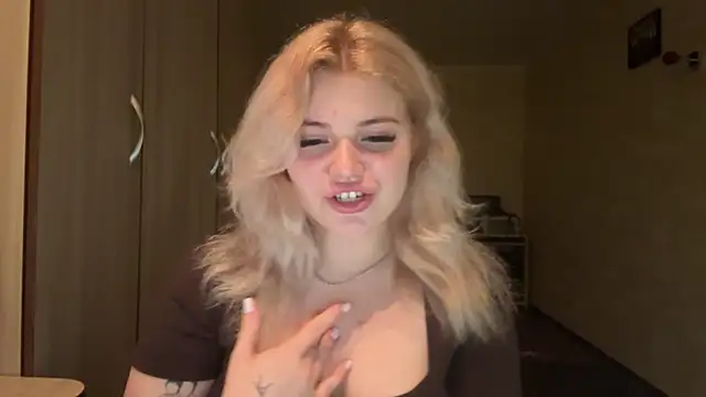 sunshinyflash online show from November 22, 5:12 pm