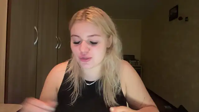 sunshinyflash online show from November 27, 3:47 pm