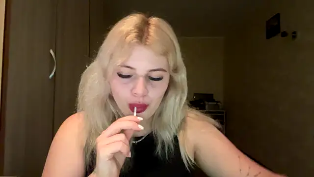 sunshinyflash online show from December 4, 7:00 pm