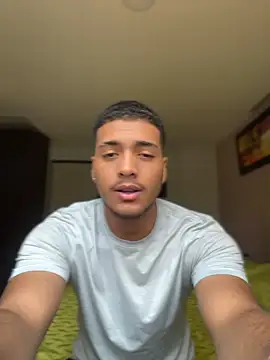 Snapshot of michel_g1 chatting on June 27, 3:50 pm michel g1 online show from June 27, 3:50 pm