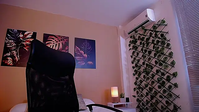 Snapshot of ChristopherBlack_ chatting on November 5, 1:11 pm ChristopherBlack online show from November 5, 1:11 pm