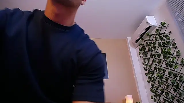 Snapshot of ChristopherBlack_ chatting on December 17, 1:06 pm ChristopherBlack online show from December 17, 1:06 pm