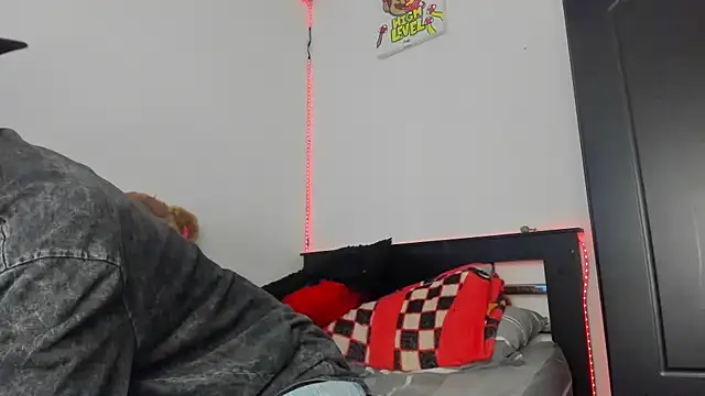 Snapshot of Mateo_Escobar chatting on November 1, 8:11 pm Mateo Escobar online show from November 1, 8:11 pm