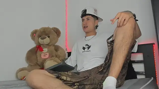 Snapshot of Mateo_Escobar chatting on November 5, 8:42 pm Mateo Escobar online show from November 5, 8:42 pm