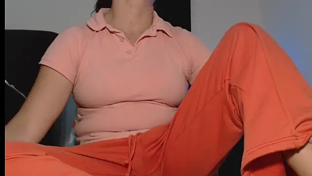 Milf Valeria online show from February 4, 7:09 pm