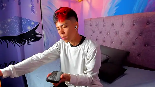 MaxiWildd online show from October 10, 12:48 pm