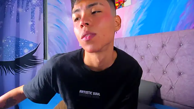 MaxiWildd online show from October 24, 1:07 pm