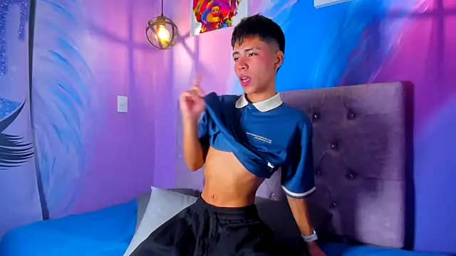 MaxiWildd online show from November 26, 1:01 pm