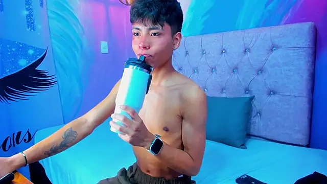 MaxiWildd online show from April 13, 1:16 pm