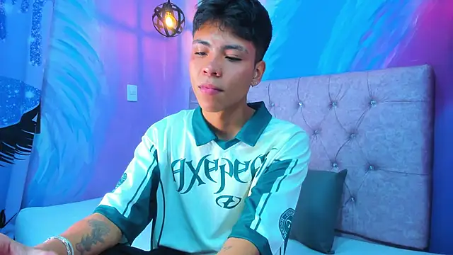 MaxiWildd online show from May 30, 1:19 pm