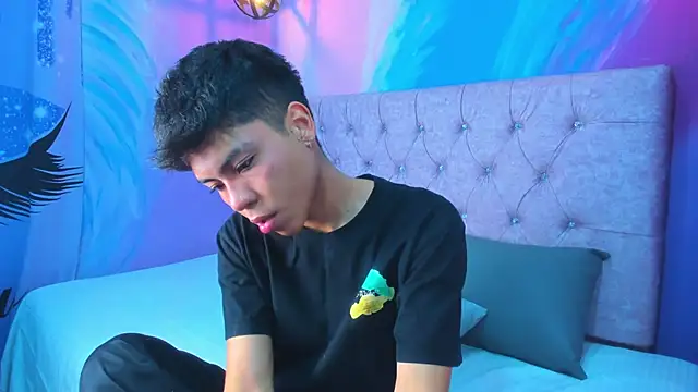 MaxiWildd online show from June 2, 1:02 pm
