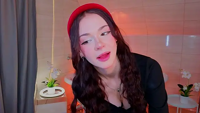 Snapshot of Adetta chatting on April 30, 3:13 am Adetta online show from April 30, 3:13 am