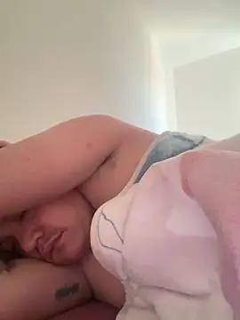 Snapshot of michael877675 chatting on October 1, 4:13 pm michael877675 online show from October 1, 4:13 pm