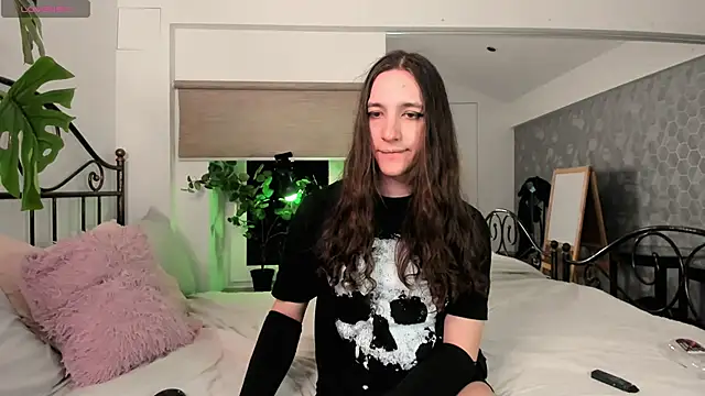 SilverMuse online show from March 15, 8:15 pm