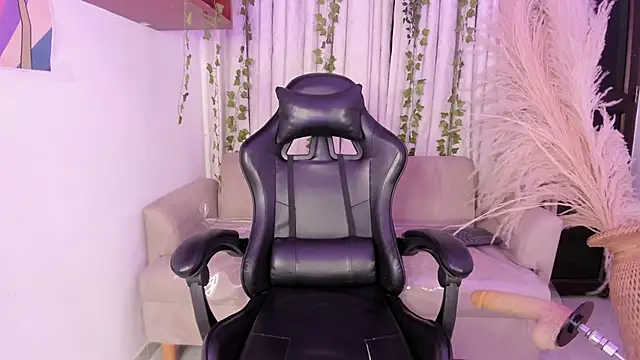 AmbarFoxx  online show from April 5, 6:43 am