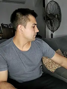 Bradd 32 online show from April 10, 2:50 am