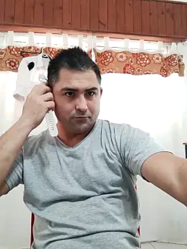 Snapshot of Bradd_32 chatting on April 30, 12:11 pm Bradd 32 online show from April 30, 12:11 pm